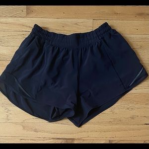 Lululemon black hotty hot shorts size 8 and 4 inch inseam